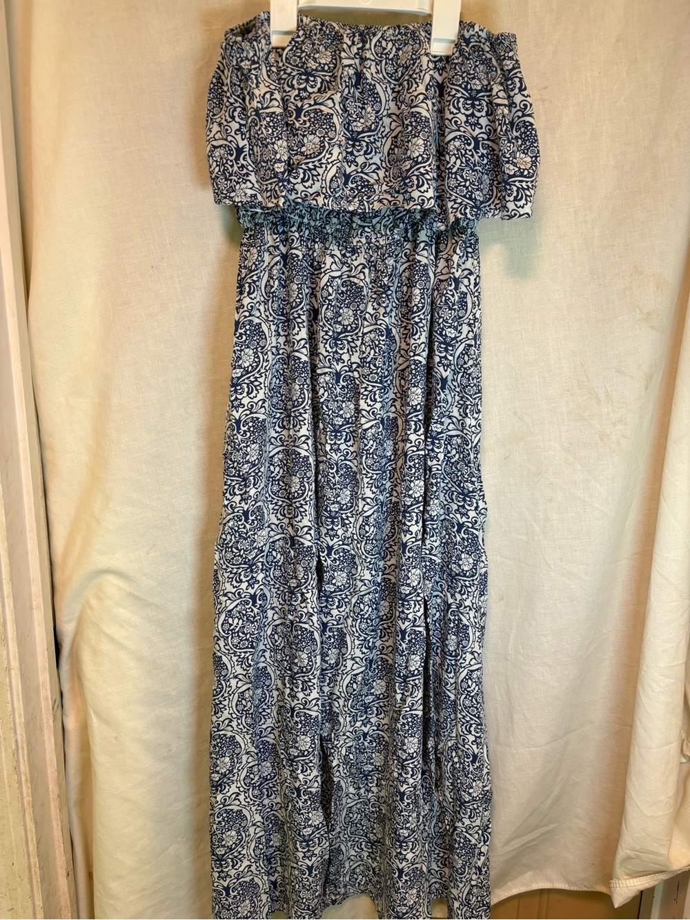 Yidarton Dress Womens Sz XL White Blue Floral Print Strapless Ruffle Maxi